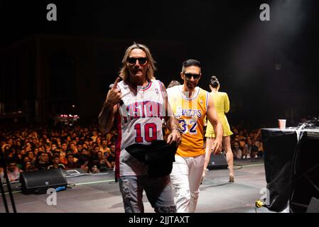 Piazza Lumiere, Giffoni Valle Piana (sa), Italie, 26 juillet 2022, Gemelli Diversi pendant Gemelli Diversi - Giffoni concept de musique - concert de musique Banque D'Images