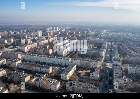 Vue aérienne à grand angle de Stalowa Wola, capitale du comté de Stalowa Wola, dans la Voïvodeship sous-carpathe, dans le sud-est de la Pologne Banque D'Images