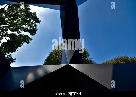 Une belle photo de quelques sculptures dans le jardin de la National Art Gallery à Washington DC Banque D'Images