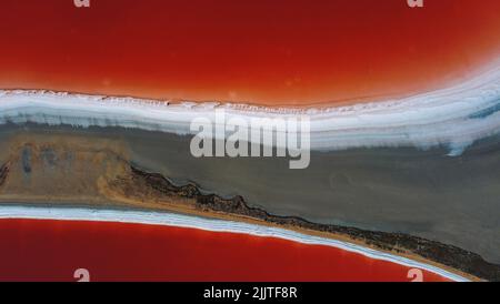 Red Salt Lake en Crimée, vue aérienne Banque D'Images