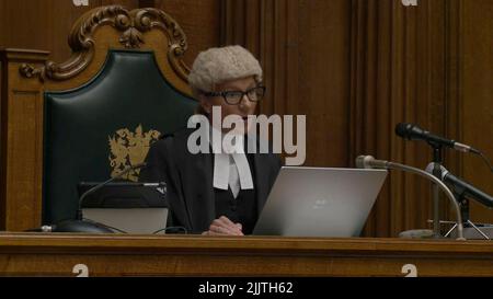 Screengrab tiré de PA Video/Camera in court de la première émission en direct des procédures de la Cour de la Couronne, montrant la juge Sarah Munro QC faisant l'histoire légale lorsqu'elle a passé la peine sur Ben Oliver, 25 ans, pour l'homicide involontaire coupable de son grand-père. Le film était diffusé sur les chaînes d'informations et mis à disposition en ligne via Sky News, la BBC, ITN et l'agence de presse PA après un changement de loi permettant aux juges High court et Senior circuit siégeant dans les tribunaux de la Couronne d'être filmés pour prononcer leurs propos de détermination de la peine. Date de la photo: Jeudi 28 juillet 2022. Banque D'Images