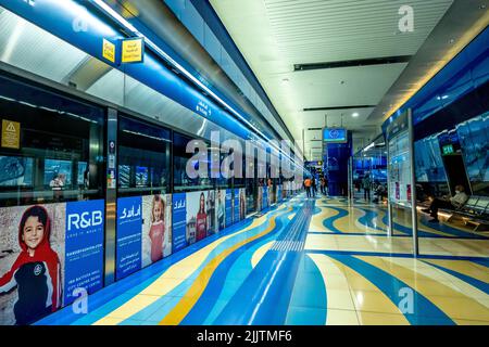 L'architecture moderne du métro de Dubaï aux Émirats Arabes Unis Banque D'Images