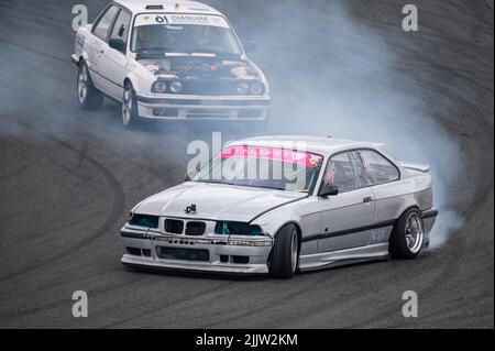 Affrontez la dérive BMW E36 sur le circuit de Navarre Banque D'Images