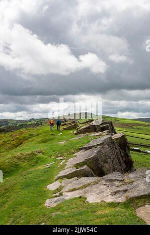 Windshangen rochers près de Kettleshulme sur le Cheshire, frontière du Derbyshire, Angleterre. Endroit populaire avec des marcheurs et des grimpeurs de roche près de la vallée de Goyt. Banque D'Images