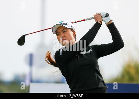 Dundonald Links, Irvine, Royaume-Uni. 28th juillet 2022. La première partie du Golf Trust Women's Scottish Golf a commencé avec le terrain de 144 concurrents internationaux. La deuxième partie aura lieu le vendredi 29 juillet, puis la coupe sera faite pour les 70 meilleurs golfeurs à concourir le Saturday30th et le dimanche 31st. Mngee Lee se rend au 11th. Crédit : Findlay/Alay Live News Banque D'Images