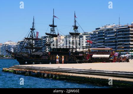 Bateau de pirate touristique, Thessalonique, Macédoine, Grèce du Nord Banque D'Images