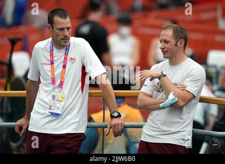 Sir Jason Kenny (à droite) au Vélopark de Lee Valley, en prévision des Jeux du Commonwealth de 2022. Date de la photo: Jeudi 28 juillet 2022. Banque D'Images