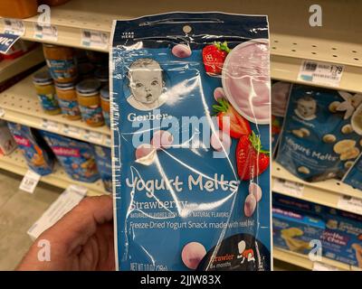 Grovetown, GA USA - 03 15 22: Magasin de détail Gerber baby Melts Banque D'Images