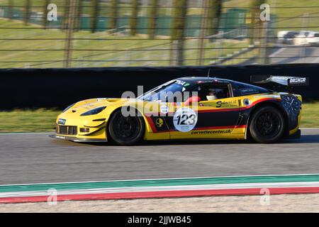 Scarperia, 3 avril 2022 : Chevrolet Corvette Z06R année 2007 en action pendant Mugello Classic 2022 au circuit Mugello en Italie. Banque D'Images