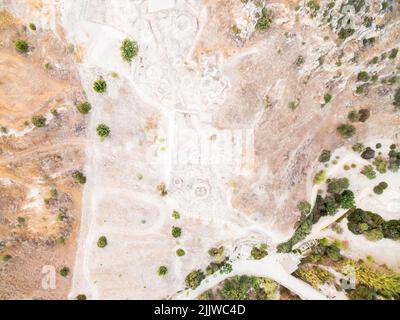 Vue aérienne du site du patrimoine mondial de l'archéologique de Larnaca, Chypre. Voir d'Khirokoitia, une ancienne archéologique néolithique préhistorique Banque D'Images