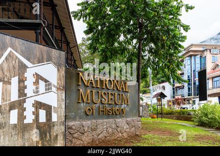 Victoria, Seychelles, 04.05.2021. Entrée au Musée national d'histoire à Victoria, capitale des Seychelles, panneau du musée à l'extérieur du bâtiment. Banque D'Images