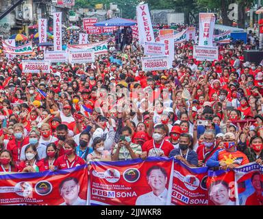 Les partisans du Président Ferdinand Romualdez Marcos Jr., se sont réunis à l'extérieur du complexe Batasan Pampansa pour soutenir son premier discours sur l'État de la nation dans la salle plénière de la Chambre des représentants des Philippines. (Photo de EDD Castro / Pacific Press/Sipa USA) Banque D'Images