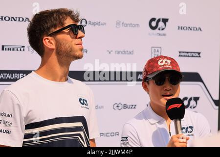 28th juillet 2022; le Hungaroring, Mogyoród, Hongrie: FIA Formule 1 Grand Prix, arrivée du chauffeur et jour d'inspection: Scuderia AlphaTauri, Pierre Gasly Banque D'Images