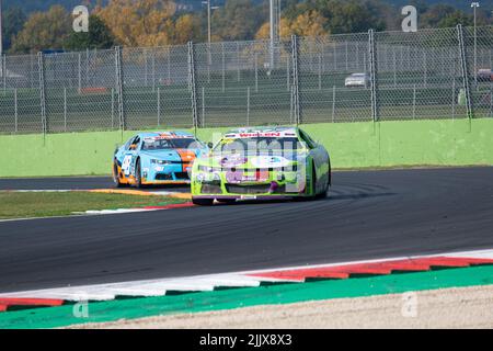 Course de voiture de course NASCAR difficile au virage sur piste. Vallelunga, Italie, octobre 29 2021. Festival américain de Rome Banque D'Images