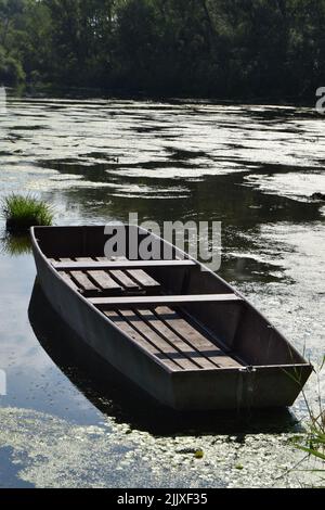 Bateau sur la rivière Klátovská Rameno dans l'île de Rye' Banque D'Images