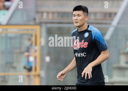 Kim min Jae, le défenseur coréen de SSC Napoli, regarde le camp d'entraînement pré-saison 2022-23 de SSC Napoli à Castel di Sangro Banque D'Images