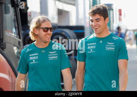 Magyorod, Hongrie. 28th juillet 2022. Magyorod, Hongrie. 28 juillet 2022. Formule 1 Grand Prix de Hongrie à Hungaroring, Hongrie. Photo: Sebastian Vettel (GER) et lance Rand (CDN) d'Aston Martin crédit: Piotr Zajac/Alay Live News Banque D'Images