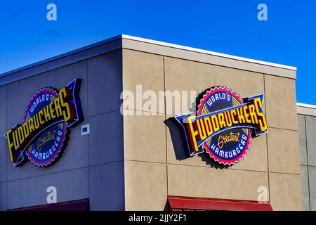 Mount Joy, PA / USA - 23 février 2020: Le plus grand restaurant de hamburgers de Fuddruckers est une chaîne de plus de 150 endroits. Banque D'Images