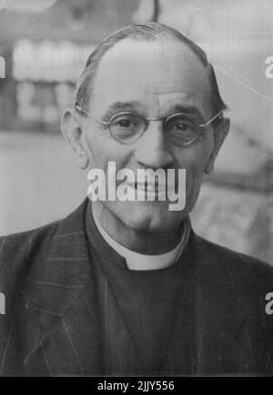 Le pasteur D. Martin Niemoller, aujourd'hui président de l'Église évangélique de Hesse, en Allemagne. Le pasteur Niemoller était pendant la première Guerre mondiale commandant sous-marin allemand, et après cette guerre est devenu pasteur. Selon des rapports de presse, il se rendra en Australie. 09 mars 1949. (Photo par Hage, Hage-photo). Banque D'Images