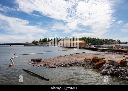 Finkensilta ou Finke's Bridge entre Korkeasaari et Sompasaari en construction à Helsinki, en Finlande Banque D'Images