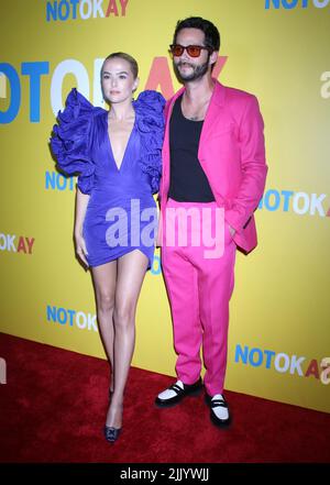 New York, NY, États-Unis. 28th juillet 2022. Zoey Deutch et Dylan O'Brien à la première de Hulu's Not OKAY à New York Theatre sur 28 juillet 2022. Crédit : RW/Media Punch/Alamy Live News Banque D'Images