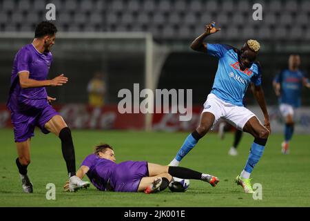 Foto Alessandro Garofalo/LaPresse27 Luglio 2022 Castel di Sangro, Italia - SSC Napoli vs Adana Demirspelr - amichevole Stadio estive Teofilo Patini. Nella foto: Victor Osimhen (SSC Napoli); 27 juillet 2022 Castel di Sangro, Italie - SSC Napoli vs Adana Demirspor, football sportif, match d'été Teofilo Patini stade. Dans le pic: Victor Osimhen (SSC Napoli); crédit: PRESSINPHOTO SPORTS AGENCY/Alay Live News Banque D'Images