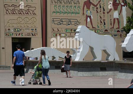 Memphis, TN 21 mai 2016 : grandes décorations animales à l'entrée du zoo de Memphis, Tennessee. Banque D'Images