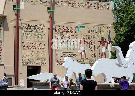 Memphis, TN 21 mai 2016 : grandes décorations animales à l'entrée du zoo de Memphis, Tennessee. Banque D'Images