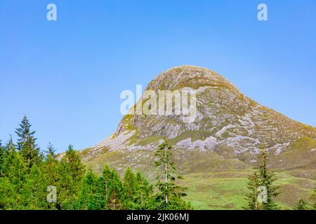 Le Pap de Glen COE est une montagne du côté nord de Glencoe, dans les Highlands d'Écosse. Il se trouve à l'extrémité ouest de la crête d'Aonach Eagach Banque D'Images