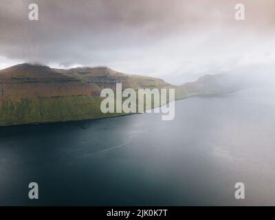 Vue sur Kalsoy depuis Klakkur, îles Féroé Banque D'Images