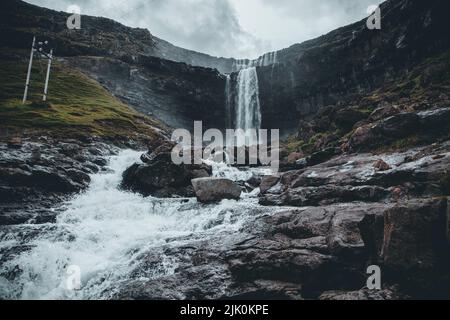 Chute d'eau de Fossá, vue dans les îles Féroé Banque D'Images