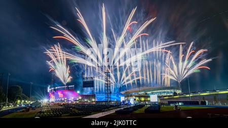 Birmingham, Royaume-Uni. 28 juillet 2022: Birmingham Royaume-Uni Jeux du Commonwealth 2022 cérémonie d'ouverture feux d'artifice Afficher crédit: Stewart Marsden/Alay Live News Banque D'Images