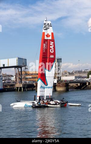 SailGP, Plymouth, Royaume-Uni. 29th juillet 2022. Vendredi est le jour de la pratique pour le Grand Prix de voile britannique, alors que la Grande-Bretagne Ocean City accueille le troisième événement de la saison 3 comme la course la plus compétitive sur l'eau. L'événement revient à Plymouth le 30-31 juillet. Crédit : Julian Kemp/Alay Live News Banque D'Images