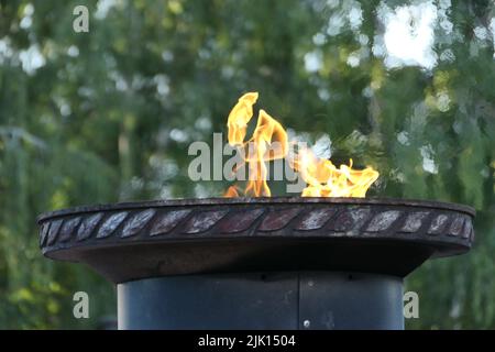 Flamme éternelle, feu constamment en feu, symbole de la mémoire. Banque D'Images