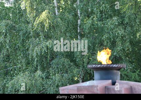 Flamme éternelle, feu constamment en feu, symbole de la mémoire. Banque D'Images