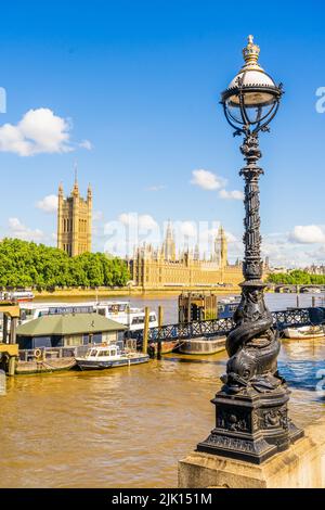 Chambres du Parlement et Big Ben, Westminster, de l'autre côté de la Tamise, Londres, Angleterre, Royaume-Uni, Europe Banque D'Images