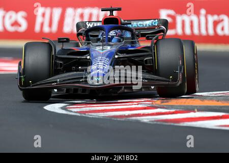 Alexander Albon de Williams sur la piste pendant la pratique libre 1 avant le Grand Prix de Hongrie F1. Banque D'Images