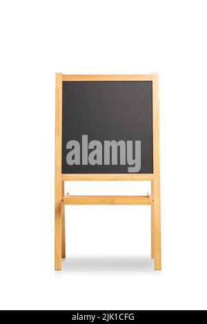 Studio photo d'un tableau noir avec un cadre en bois sur un stand isolé sur fond blanc Banque D'Images