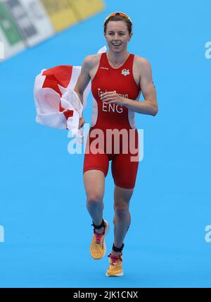 Sutton Coldifeld, Royaume-Uni. 29th juillet 2022. Georgia Taylor-Brown, d'Angleterre, termine deuxième au Traithlon féminin lors du premier jour des Jeux du Commonwealth, à Birmingham. Crédit : Paul Terry photo/Alamy Live News Banque D'Images