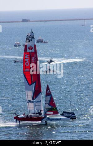 SailGP, Plymouth, Royaume-Uni. 29th juillet 2022. Vendredi est le jour de la pratique pour le Grand Prix de voile britannique, alors que la Grande-Bretagne Ocean City accueille le troisième événement de la saison 3 comme la course la plus compétitive sur l'eau. L'événement revient à Plymouth le 30-31 juillet. Crédit : Julian Kemp/Alay Live News Banque D'Images