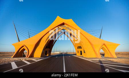 Porte d'entrée de la ville de Laayoune en forme de tente Banque D'Images