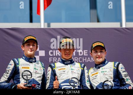 Francorchamps, Belgique. 29th juillet 2022. @@PEUGEOT Enzo (fra), Formule 4 - Mygale génération 2, portrait avec ANDRIOLO Romain (fra), Formule 4 - Mygale génération 2, portrait and RICHER Enzo (fra), Formule 4 - Mygale génération 2, portrait pendant la ronde 4rd du Championnat de France FFSA F4 2022, De 28 juillet à 30 sur le circuit de Spa-Francorchamps à Francorchamps, Belgique - photo Paul Vaicle / DPPI crédit: DPPI Media / Alamy Live News Banque D'Images