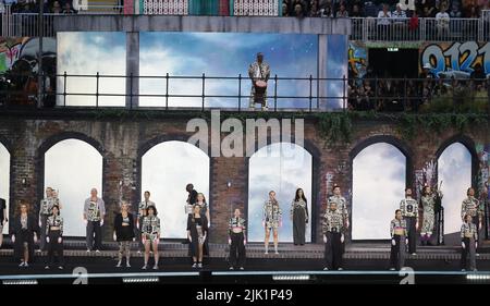 Birmingham, Royaume-Uni. 28th juillet 2022. Des artistes lors de la cérémonie d'ouverture des Jeux du Commonwealth au stade Alexander, à Birmingham. Crédit : Paul Terry photo/Alamy Live News Banque D'Images