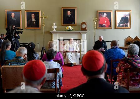 Québec, Canada. 29th juillet 2022. Le pape François lors d'une rencontre avec une délégation de peuples autochtones présents au Québec à l'Archevêché du Canada Québec, Canada, Photographie par la presse catholique/Mediia Vatican photo . LIMITÉ À UNE UTILISATION ÉDITORIALE - PAS DE MARKETING - PAS DE CAMPAGNES PUBLICITAIRES. Credit: Agence de photo indépendante Srl/Alay Live News Banque D'Images