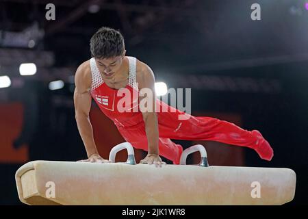 Le Jake Jarman d'Angleterre en action lors de sa rotation de pommel de la finale de l'équipe masculine et de la qualification individuelle à l'Arena Birmingham le premier jour des Jeux du Commonwealth 2022 à Birmingham. Date de la photo: Vendredi 29 juillet 2022. Banque D'Images