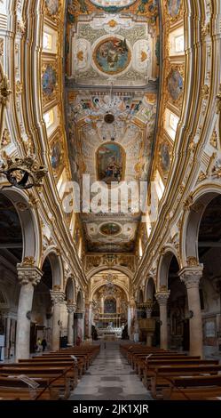 MATERA, ITALIE - 01 MAI 2022 - intérieur baroque pittoresque de la cathédrale de Matera, dans le sud de l'Italie Banque D'Images