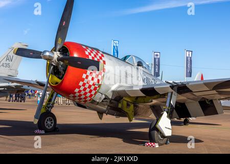 REPUBLIQUE P-47D Thunderbolt « G-THUN » sur écran statique au Royal International Air Tattoo célébrant le 75th anniversaire de la Force aérienne des États-Unis Banque D'Images