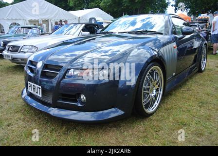 Une XPower SV de 2004 MG est exposée au rassemblement de véhicules historiques de 47th, Powderham, Devon, Angleterre, Royaume-Uni. Banque D'Images