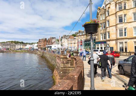 Centre-ville d'Oban et front de mer sur la côte ouest de l'Écosse ensoleillé été jour en 2022, Ecosse, Royaume-Uni Banque D'Images