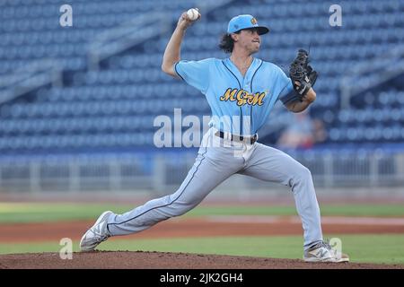 Biloxi, Mississippi, États-Unis. 27th juillet 2022. Le pichet de Montgomery biscuits Evan McKenny (39) lors d'un match MiLB entre les Biloxi Shuckers et Montgomery biscuits au MGM Park à Biloxi, Mississippi. Bobby McDuffie/CSM/Alamy Live News Banque D'Images